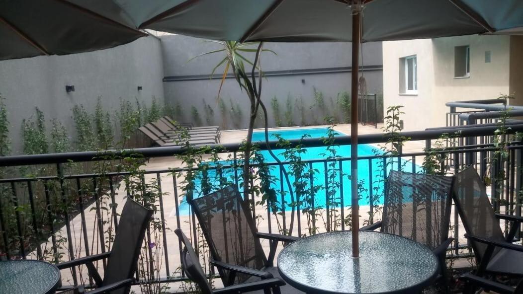 Descolado Na Liberdade - Predio Com Piscina *